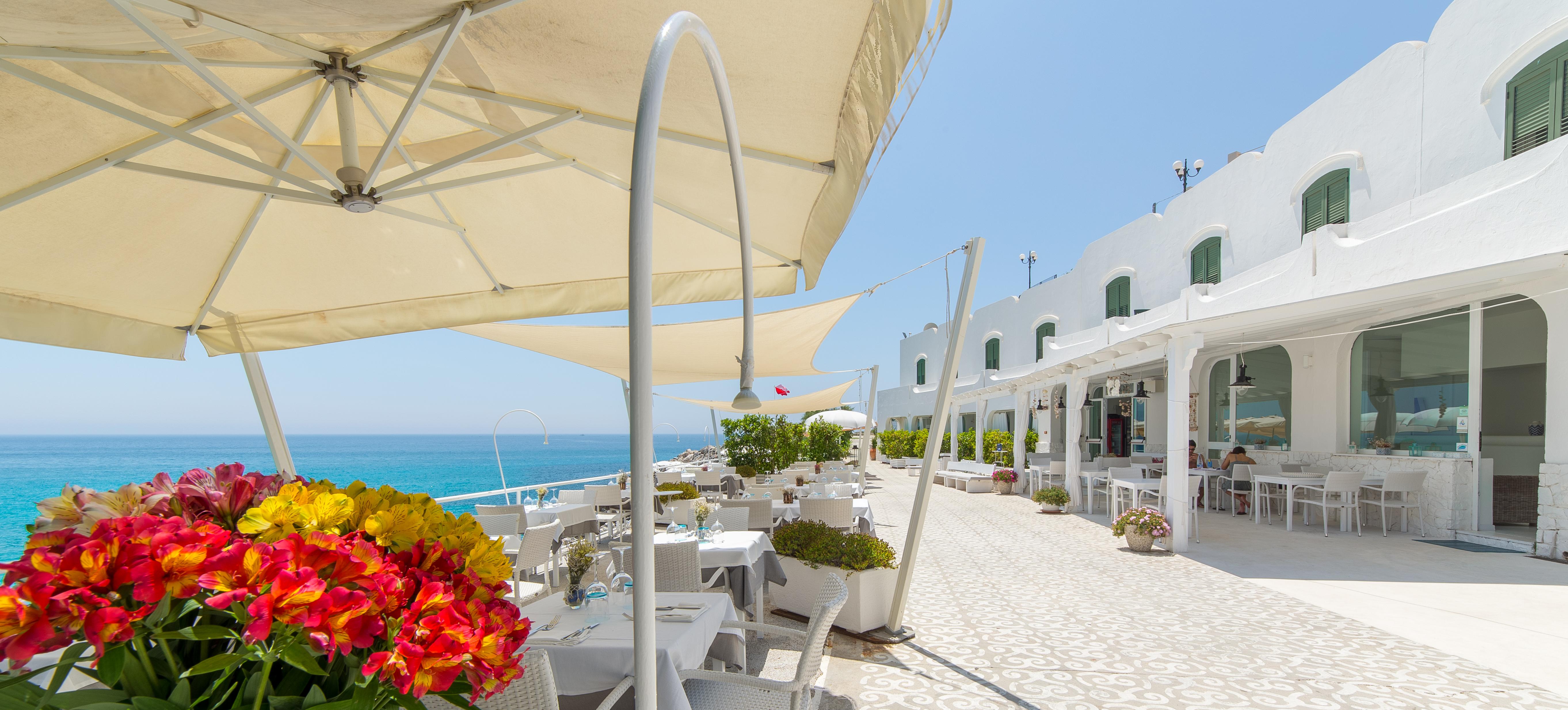 Hotel La Roccia Castro  Екстериор снимка