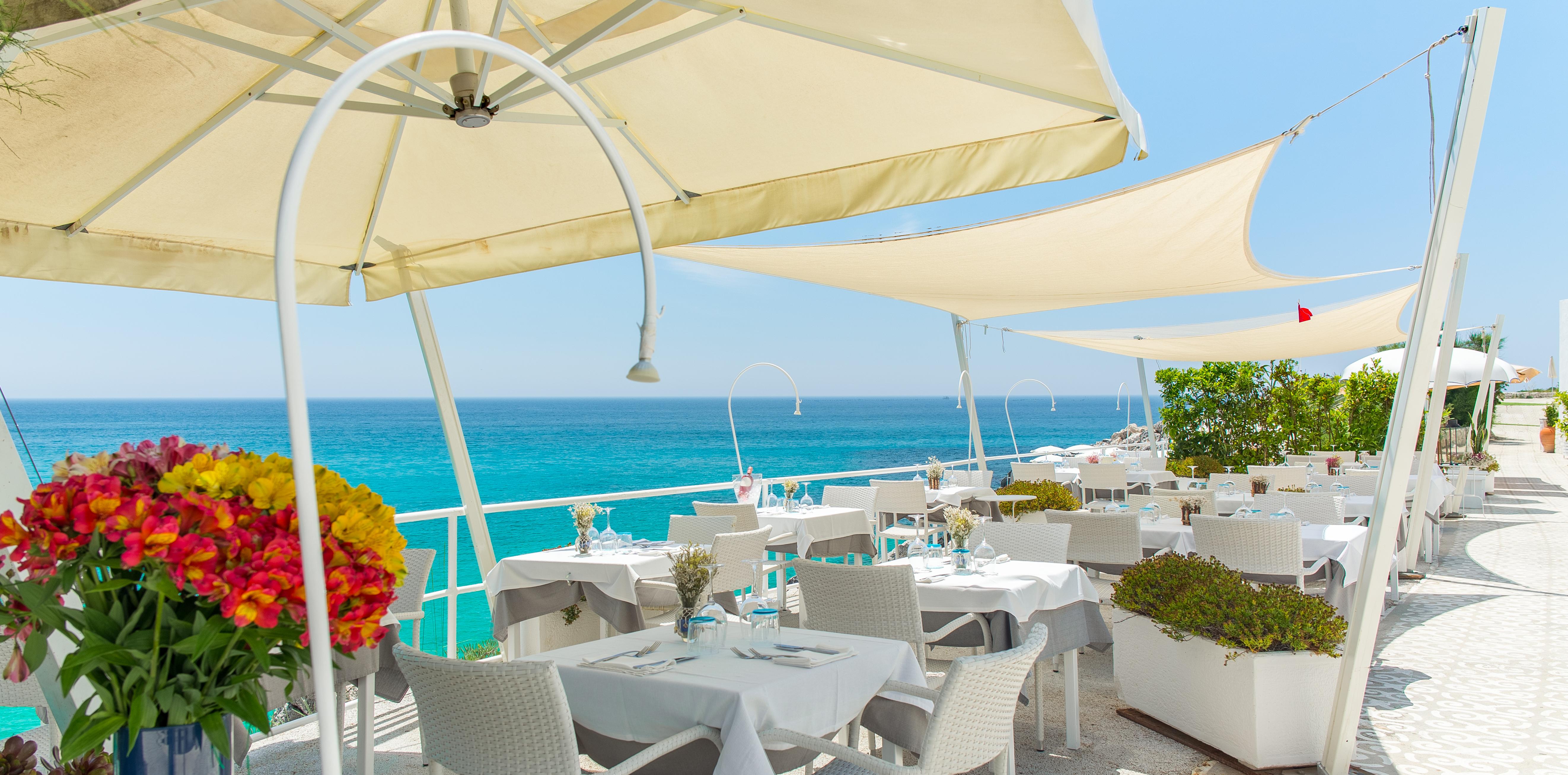 Hotel La Roccia Castro  Екстериор снимка