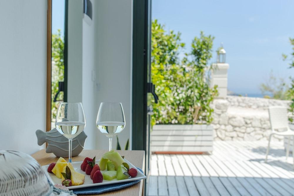 Hotel La Roccia Castro  Екстериор снимка
