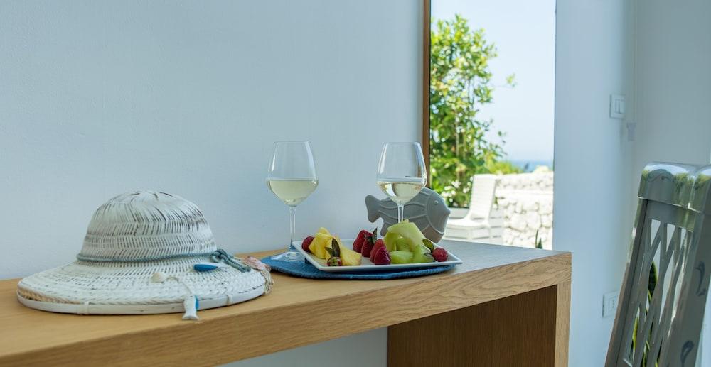 Hotel La Roccia Castro  Екстериор снимка