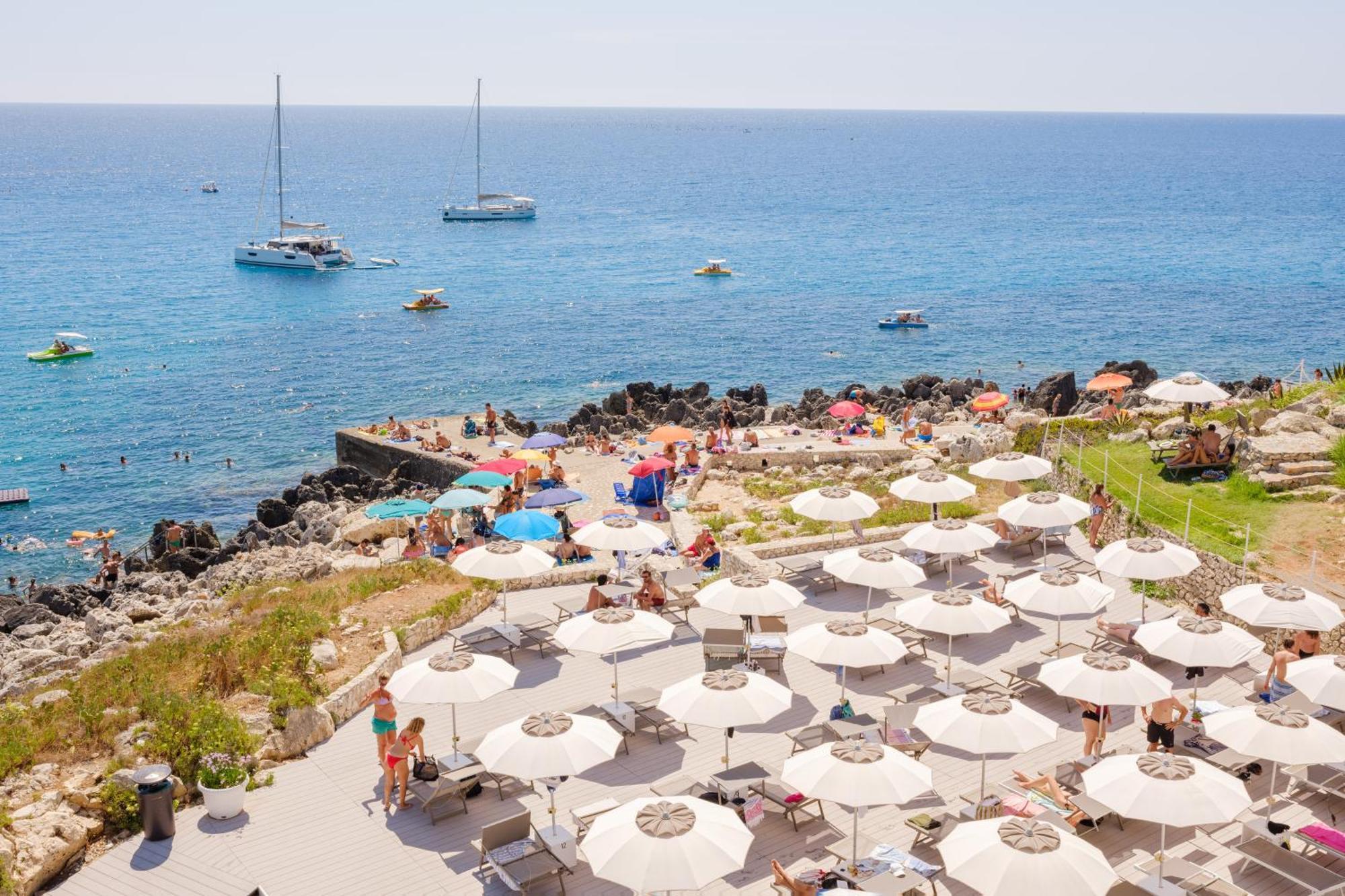 Hotel La Roccia Castro  Екстериор снимка