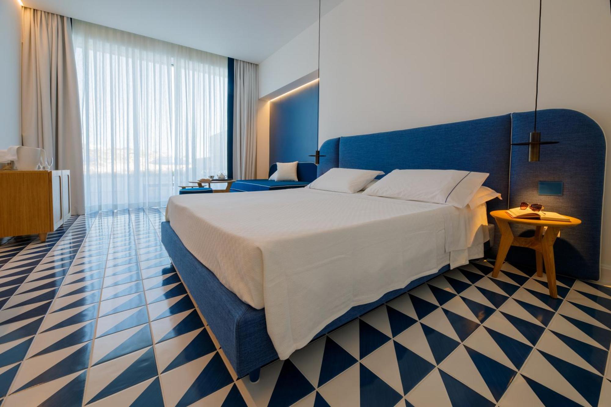 Hotel La Roccia Castro  Екстериор снимка
