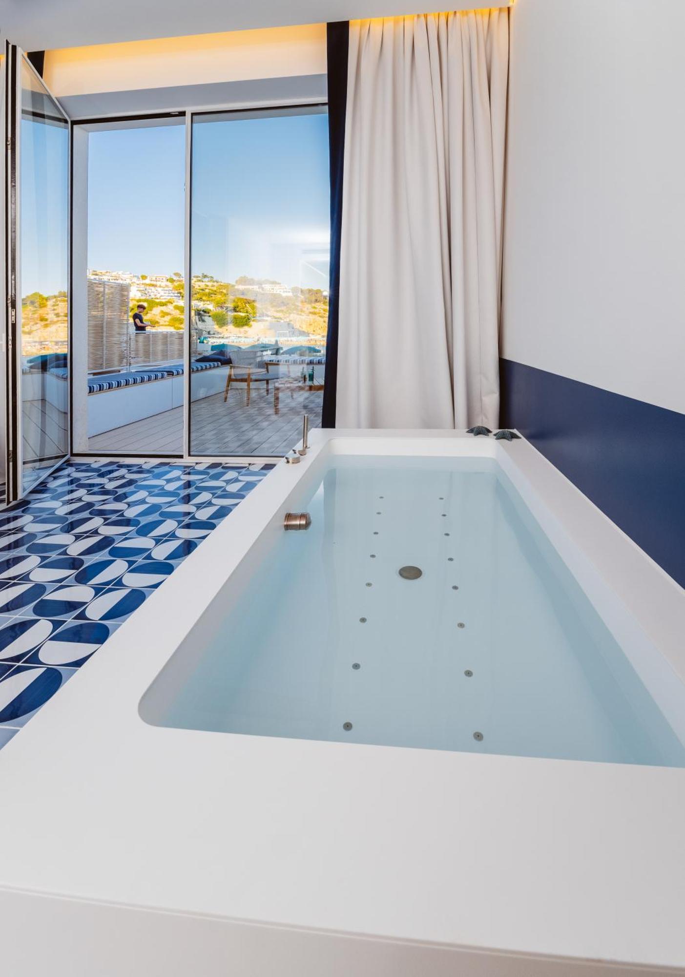 Hotel La Roccia Castro  Екстериор снимка