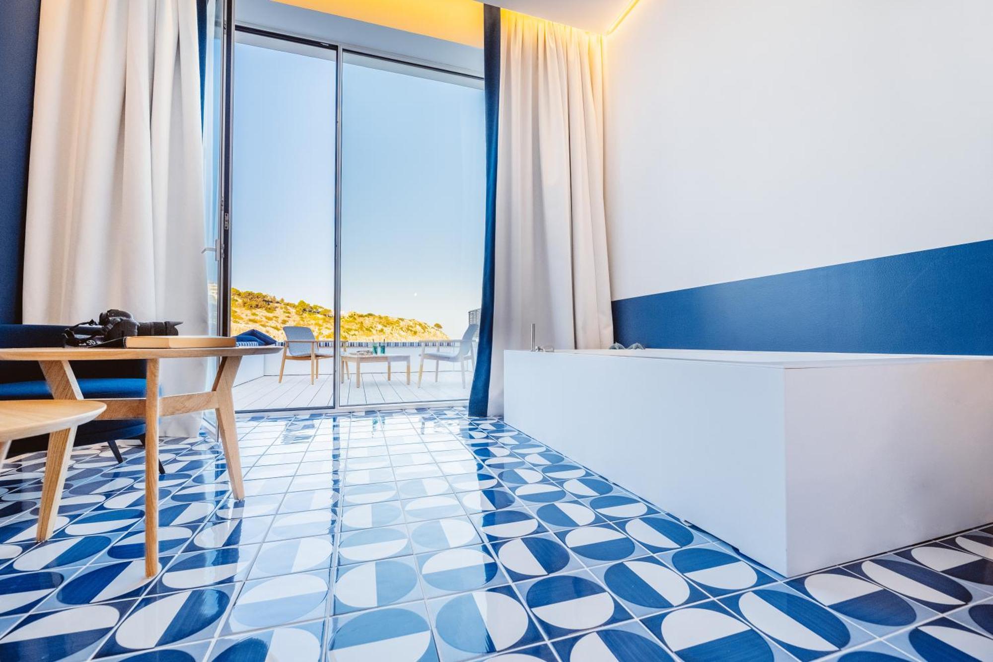 Hotel La Roccia Castro  Екстериор снимка