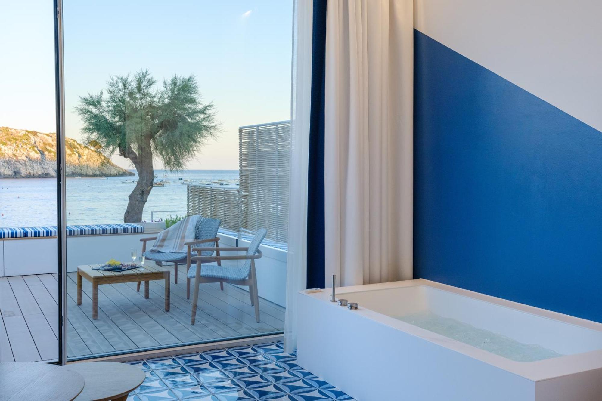 Hotel La Roccia Castro  Екстериор снимка