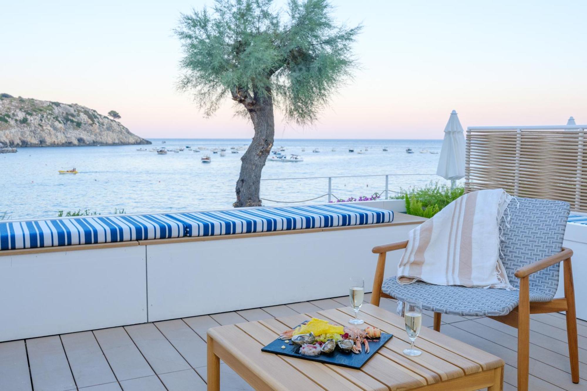 Hotel La Roccia Castro  Екстериор снимка