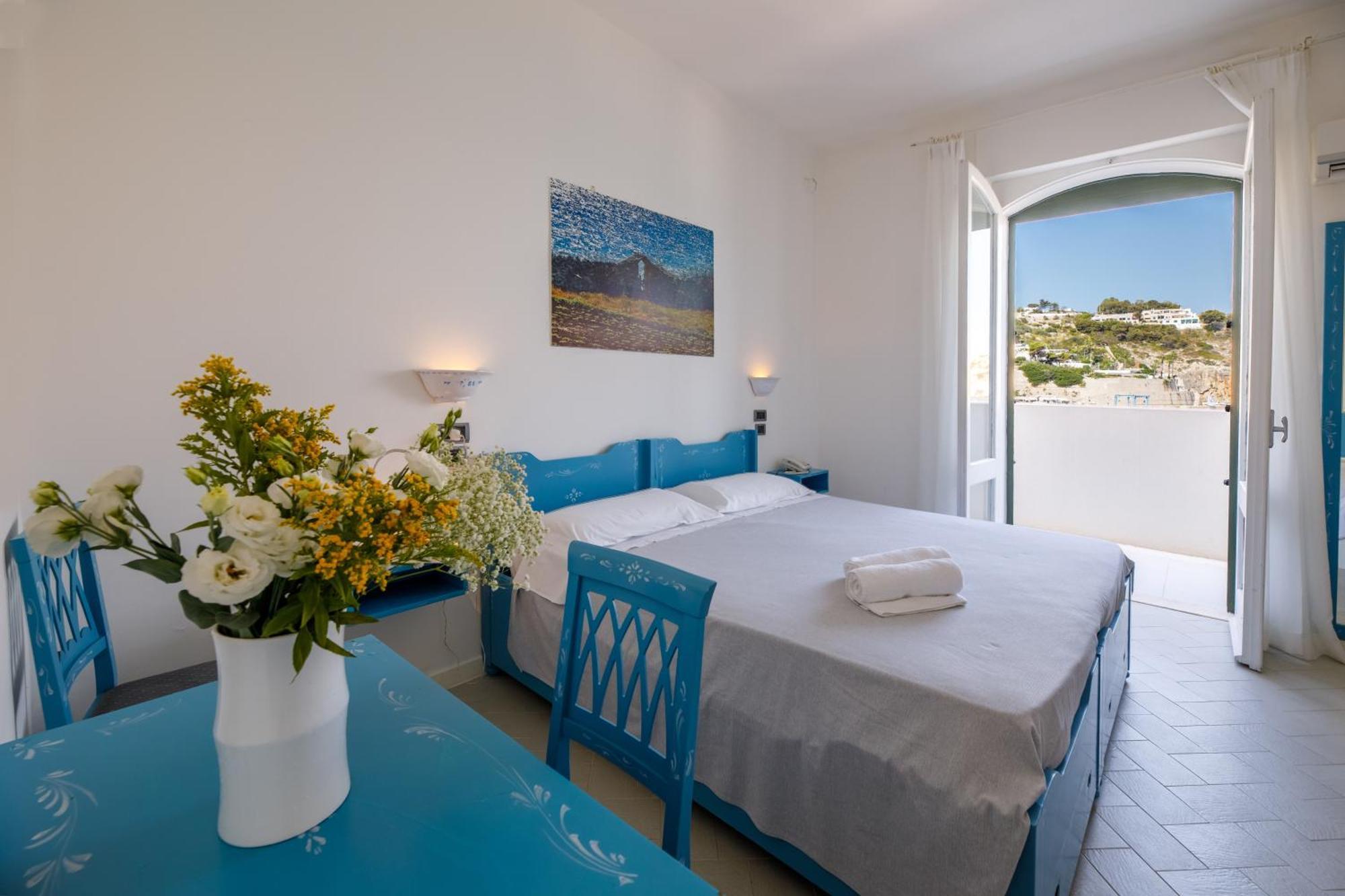 Hotel La Roccia Castro  Екстериор снимка