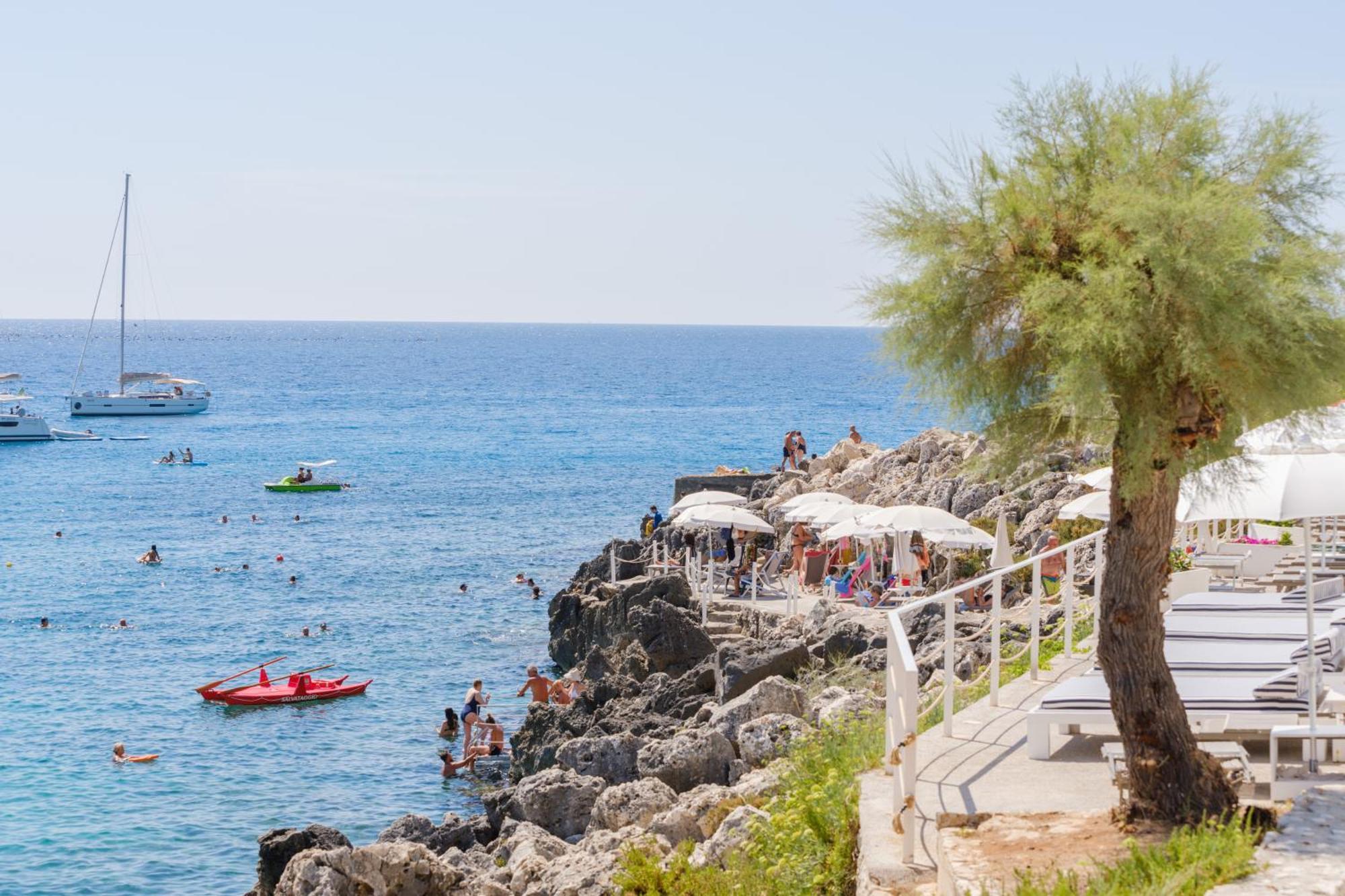 Hotel La Roccia Castro  Екстериор снимка