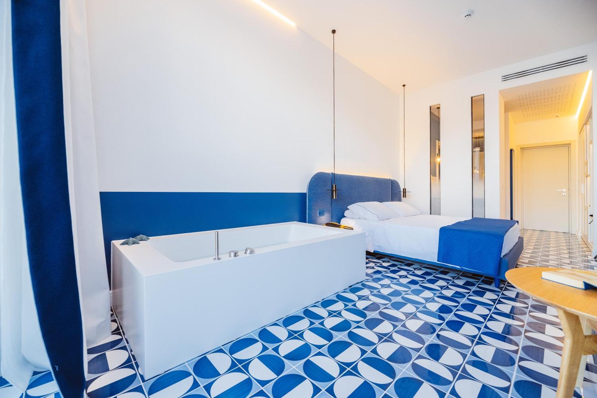Hotel La Roccia Castro  Екстериор снимка