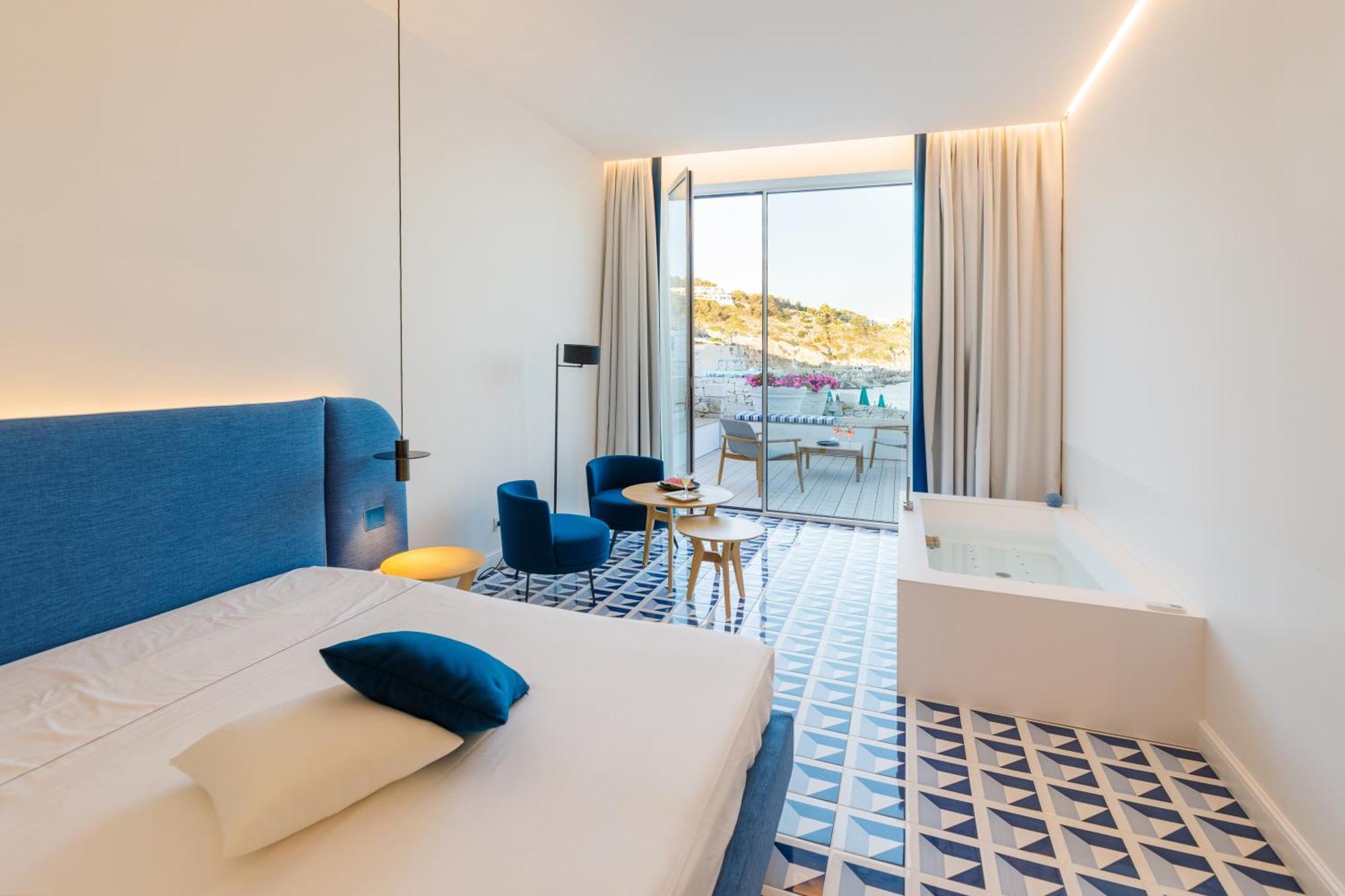 Hotel La Roccia Castro  Екстериор снимка