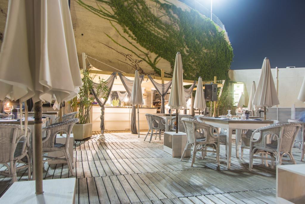 Hotel La Roccia Castro  Екстериор снимка